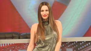 La conductora opinó sobre el abuso de autoridad que ocurrió la semana pasada en una escuela de la matanza. No Te Pierdas Las Declaraciones De Pampita Sobre De La Separacion De Vicuna El Padre De Sus Hijos Ahora En Chile