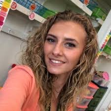 Tracey Reeder's Instagram, Twitter & Facebook