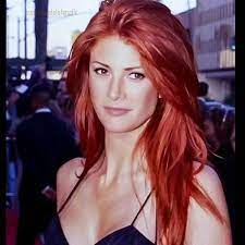 I had my small casette collection… Angie Everhart Redhairmodel Redhead Angieeverhart 90ssupermodel Supermodel Supermodelera Supermo Angie Everhart Red Hair Model Red Haired Beauty