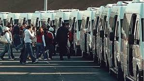 Bu günden sonra valilik izni olmadan hiç kimse şehirlerarası seyahat edemeyecek. Istanbul Da Minibus Ve Servisler Sehirler Arasi Seyahat Kisitlamasindan Muaf Tutuldu Ntv