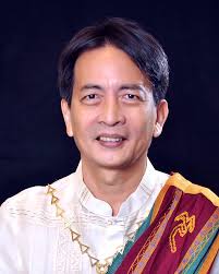 Lim Tan's Instagram, Twitter & Facebook