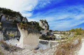 Dari hasil penelitian pada usaha penggemukkan kepiting di. Keindahan Pemandangan Bukit Kapur Di Gresik Mirip Santorini Okezone Travel