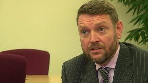 O'n i'n gweld fy hun yn stori digartrefedd Rownd a Rownd'