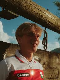 Jestem dumny z tego, co tutaj osiągnąłem. Jeszcze raz Wam dziękuję" 🥹  Tomas, to my Ci dziękujemy za wszystko, co zrobiłeś dla tego Klubu. Wywiad  z Tomasem Pekhartem ➡  https://legia.com/pilka-nozna/tomas-pekhart-kocham-warszawe-kocham-ten-klub-bedzie  ...