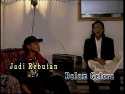 Berikanlah pengertian waktu ku di hujung jalan berbicara bahasa tuhan yang penuh penyesalan. Hattan Rendang Tak Berbuah Lirik Youtube