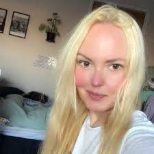 Rosie Green's Instagram, Twitter & Facebook