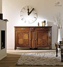 Credenza In Noce Massello Stile Luigi Xv A Due Ante E Due Cassetti Costruita Artigianalmente In Toscana Arredamento Credenza Cassettiere