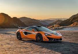 Welcome, girls and boys, to this week's new mclaren. 2021 Mclaren 620r Racetrack Savagery For The Street