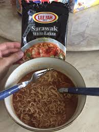 In 1996, both lee fah mee sdn bhd and tatien food industries sdn bhd received official halal certifications from the islamic affairs division of the prime minister's department, malaysia. Lee Fah Mee Lee Fah Mee White Laksa Smile Yet Facebook