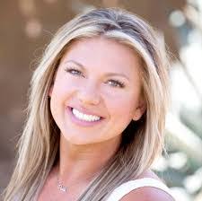 Christi Cook's Instagram, Twitter & Facebook