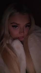 Eloise Langley's Instagram, Twitter & Facebook