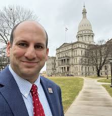 SUMMER 2023 Meet Hank & Mary: Members Catch Up