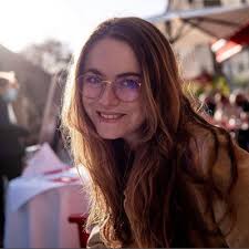 J'ai le plaisir de vous annoncer que j'occupe désormais le poste de  Souscripteur Fine Art chez Helvetia Assurance France .