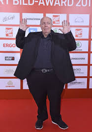 Reiner calmund | außenhandelskaufmann, betriebswirt, seit 1976 als jugendleiter ein bekanntes zitat von reiner calmund: Verraten Darum Speckt Reiner Calmund Nicht Ab Promiflash De