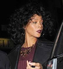 Rihanna is a fan if the mohawk and if you are wanting to try one, go for this style right here. Pin On Promi Kurze Haare