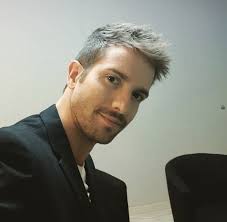 Pin de Hailey Cross en ANATOMÍA DE CROSS