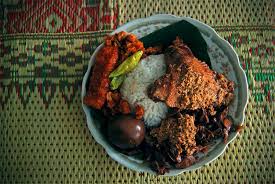 Camilan ini dibuat menggunakan mesin egg roll. Makanan Khas Jawa Tengah Wikipedia Bahasa Indonesia Ensiklopedia Bebas