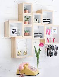 Activite Manuelle D Hiver Etagere En Bois 25 Activites Manuelles Faciles Pour Passer L Hiver En Douceur Elle Deco A Faire Soi Meme Chambre Deco Chambre Deco Chambre Ados