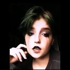 Just a dog with human teeth… 🤷‍♀️