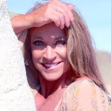 Krista Dunn's Instagram, Twitter & Facebook