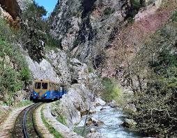 Τα καλάβρυτα είναι μικρή ορεινή κωμόπολη του νομού αχαΐας. Odontotos Rack Railway