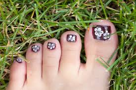 Finde diesen pin und vieles mehr auf pedicure von santos williams. How To Paint Flowers On Toes Infarrantly Creative