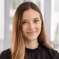 Beth Neilson's Instagram, Twitter & Facebook