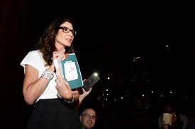 How This Hollywood Entrepreneur Started Investing In Female-Founded  Businesses