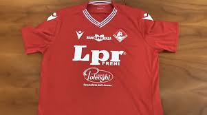 Groups allow you to create mini communities around the things you like. Il Piacenza Calcio Presenta Le Nuove Maglie Piacenzasera It