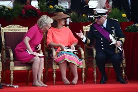 Son altesse royale la princesse claire de luxembourg, née claire margareta lademacher, est le second enfant de hartmut et gabriele lademacher. Ikea Reprend A Son Compte Le Buzz Sur Le Chapeau Saladier De La Princesse Claire