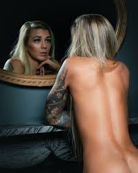 Amanda Rae (Youtuber) - Free pics, galleries & more at Babepedia