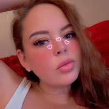 Can anyone recommend a cake maker.. needs to be someone you've used before.  Thanks in advance