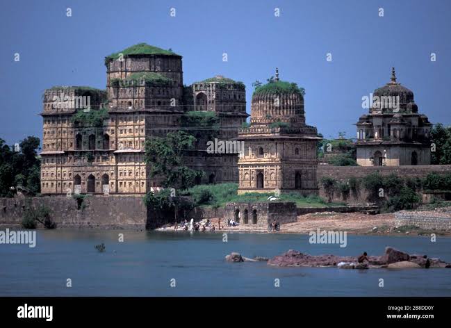 Betwa river india pradesh orchha hi-res stock photography and images - Alamy