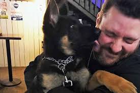 Chris Young Gushes About Porter His New Puppy He S Very Attached Chris Young Songs Chris Young Chris Young Music
