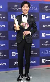 The baeksang arts awards, also known as the paeksang arts awards, are awards for the excellence in the film, television and theater industry of south korea. Here Are All The Winners At The 54th Baeksang Arts Awards