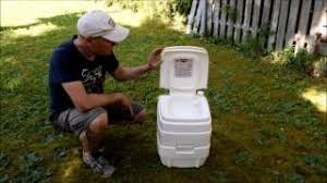 1 verschiedene toilettentypen im überblick. Auf Dem Gartengrundstuck Ein Einfaches Wc Bauen Camping Toilette Einbauen