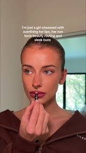 Allison Reetz's Instagram, Twitter & Facebook