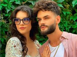 Directed by music & lyrics: Cleopatra Stratan È™i Edward Sanda La Altar Pe 14 August Primele Imagini Cu Ei In È›inutele De NuntÄƒ