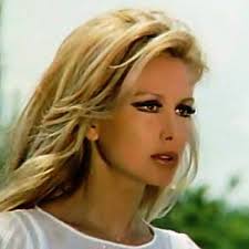 Filiz akın türk sinema oyuncusu, yazar ve sunucudur. Filiz Akin Kimdir Guncel Filiz Akin Haberleri