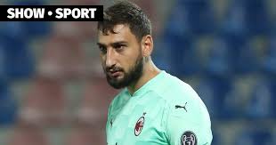 Short guide of gianluigi donnarumma. Donnarumma Left The Meeting With The Milan Ultras In Tears Fans Demanded That He Did Not Play With Juve If He Did Not Renew His Contract Milan Seria A Fans