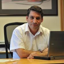 El destacado estilista nacional, patricio araya, dio su opinión en una nueva mañana sobre los looks que dejó el festival. Patricio Araya Arellano Tecnovan Consulting