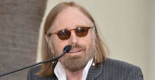 Radio Stations Refused To Play One Of Tom Petty's Best Songs After He  Angered Record Companies