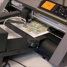 Pet, pp, bopp, pvc, pe. Fustellatrice Digitale