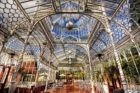 Banyak lokasi istimewa untuk dilawati yang menjadikan pulau ini antara destinasi pilihan ramai apabila tiba musim address: 18 Tempat Paling Menarik Di London