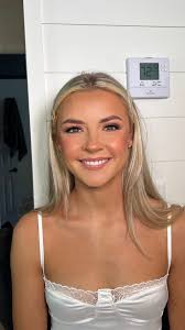 Dana 🤍 she's giving Hailey Bieber inspired gorgeousnesss 🦋