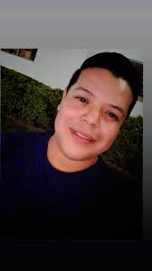 El guerrero avanza incluso cuando el miedo camina a su lado.