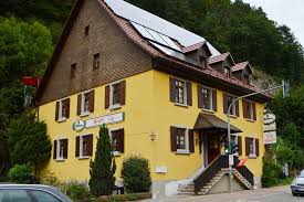 Using 4 is tasty too, though. Im Falkensteiger Gasthaus An Der B 31 Gibt S Jetzt Pakoras Statt Pommes Gastronomie Badische Zeitung