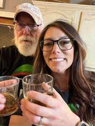 Angi Vallery (@valleryfamilyshowpigs) • Instagram photos and videos