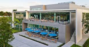 Applying to lynn has never been easier. Christine E Lynn University Center Lynn University