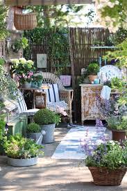 How To Create An Inviting Outdoor Room Shabby Chic Patio Cottage Garden Garden Spaces